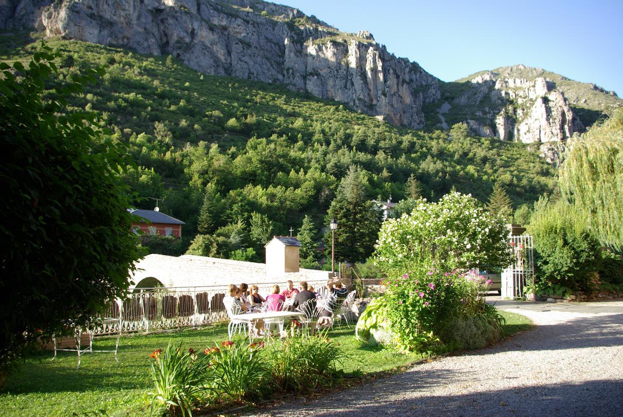 Отель Le Mirval La Brigue Экстерьер фото